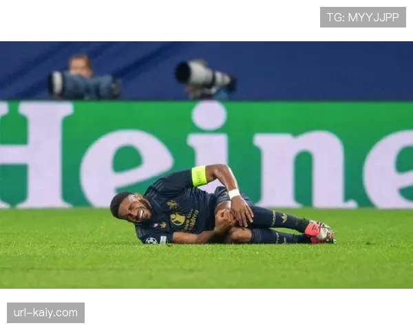 伤情更新:尤文图斯后卫布雷默碰撞后无法坚持被换下